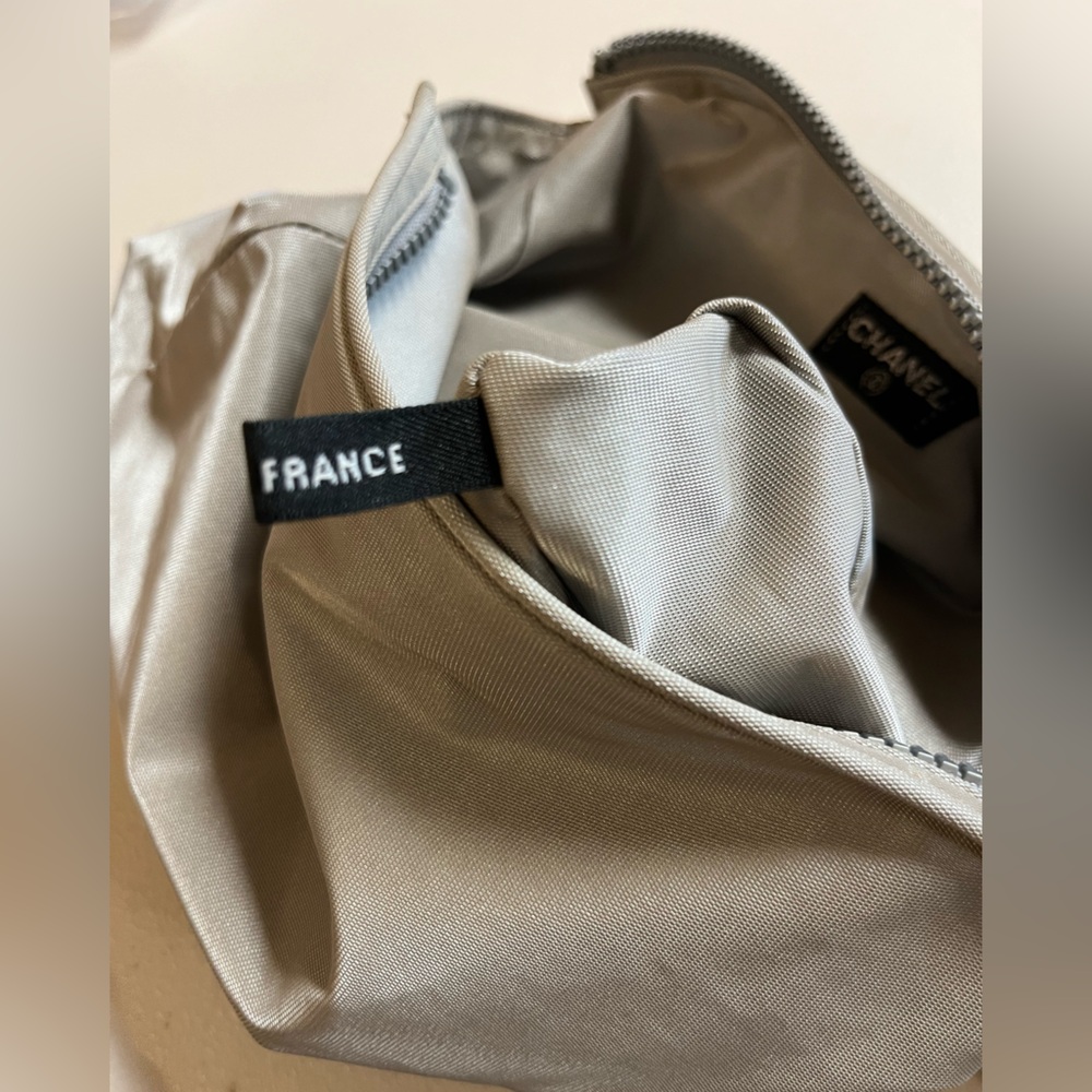 Chanel Gray Cosmetic Bag With Rectangular Shape A… - image 6